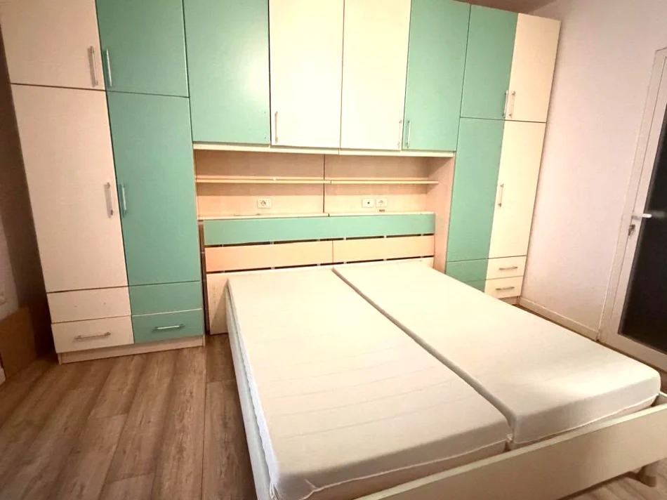 Tirane, jepet me qera apartament 1+1 Kati 0, 65 m² 480 € 