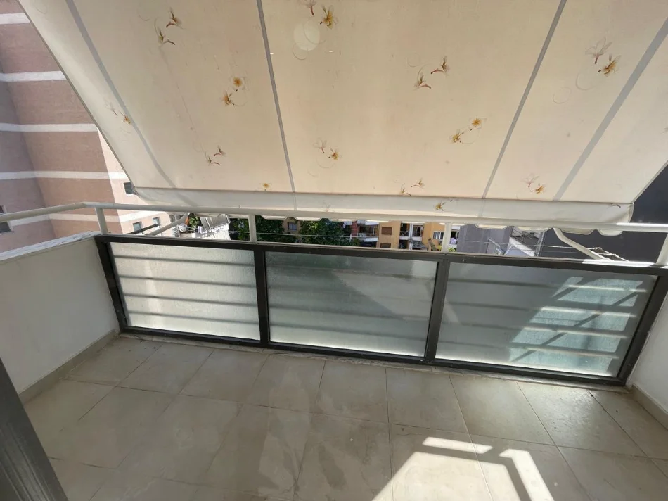 Tirane, jepet me qera apartament 2+1+Ballkon Kati 6, 80 m² 500 € (Bulevardi Migjeni)