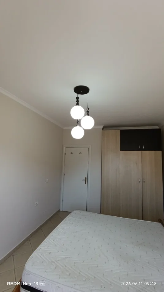 Tirane, jepet me qera apartament 1+1 , 74 m² 500 € (PERBALLE DELIJORGJIT)
