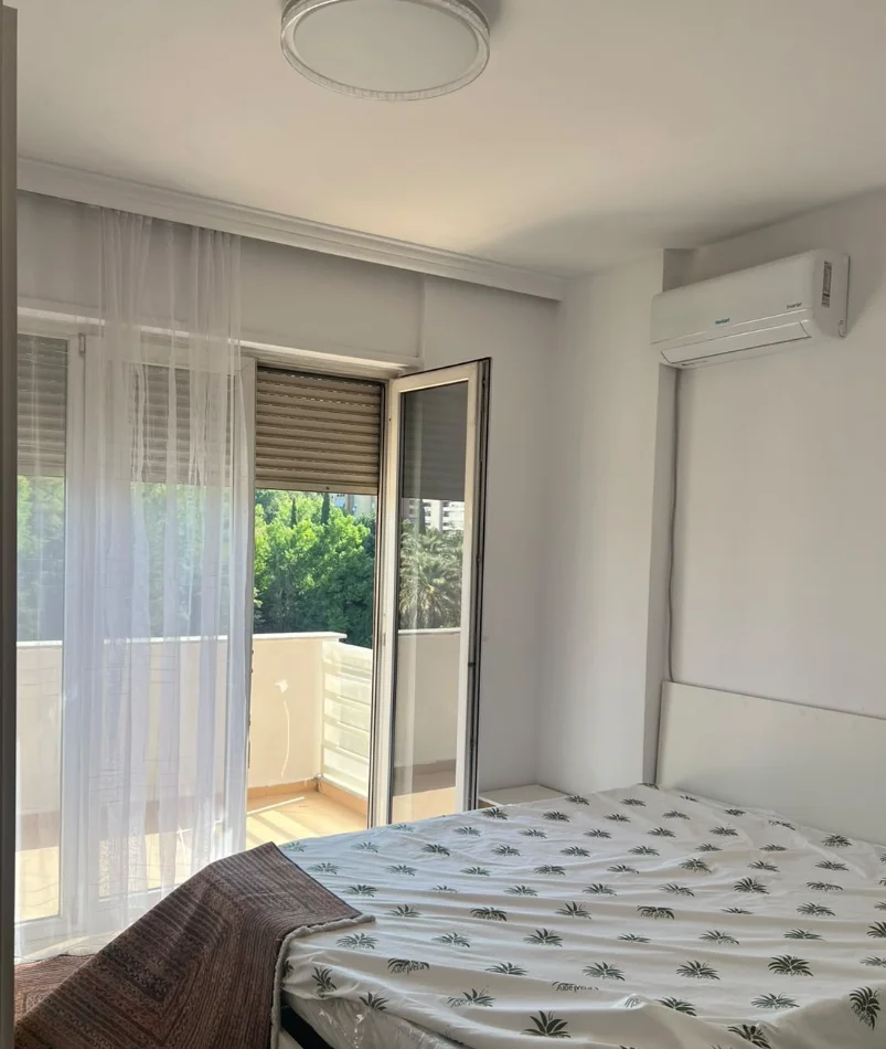 Tirane, jepet me qera apartament 1+1 , 70 m² 600 € 