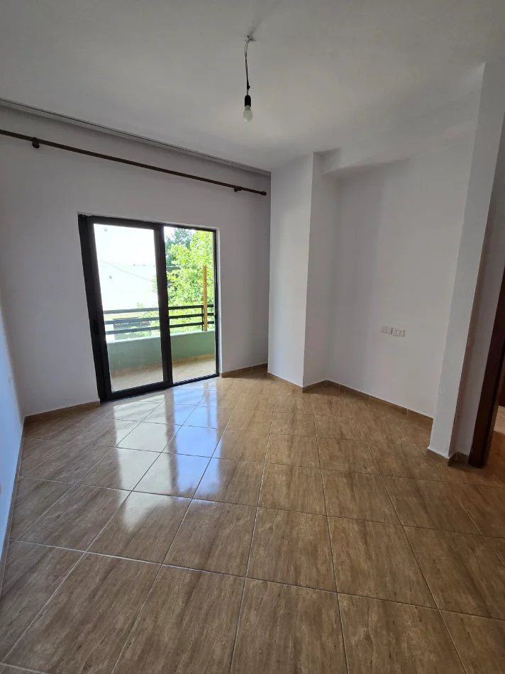 Tirane, jepet me qera apartament 2+1 , 100 m² 400 € 