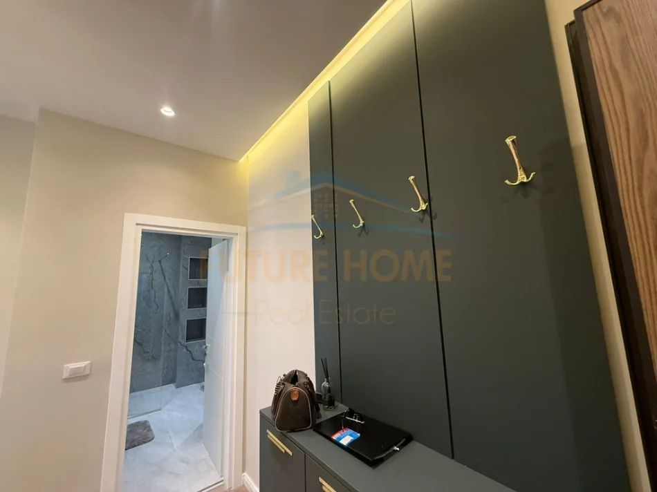 Tirane, jepet me qera apartament 1+1 Kati 5, 63 m² 800 € (Komuna e Parisit)