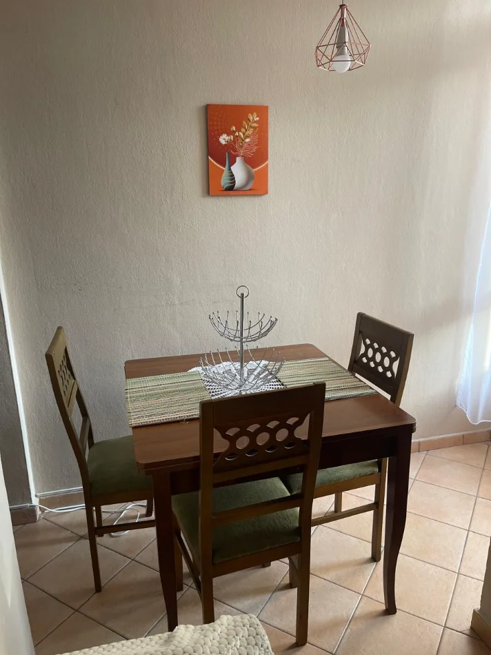 Tirane, jepet me qera apartament 1+1+Ballkon Kati 2, 600 € (Bllok, Sheshi Willson)