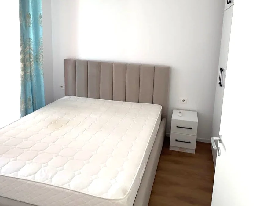 Tirane, jepet me qera apartament 1+1 Kati 8, 90 m² 450 € 