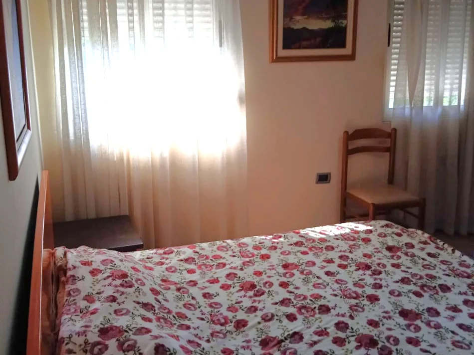 Tirane, jepet me qera garsonier 1+1 , 50 m² 500 € (Rruga Mihal Duri)