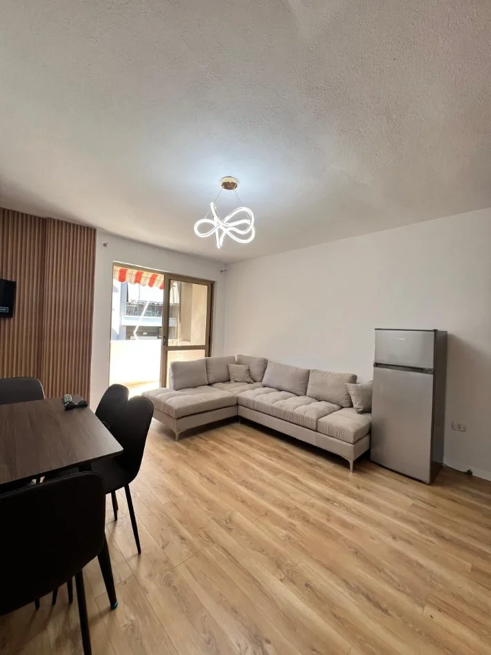 Durres, shitet apartament 1+1+Ballkon Kati 3, 75 m² 98.000 € (Golem, vetëm 100 metra nga deti)