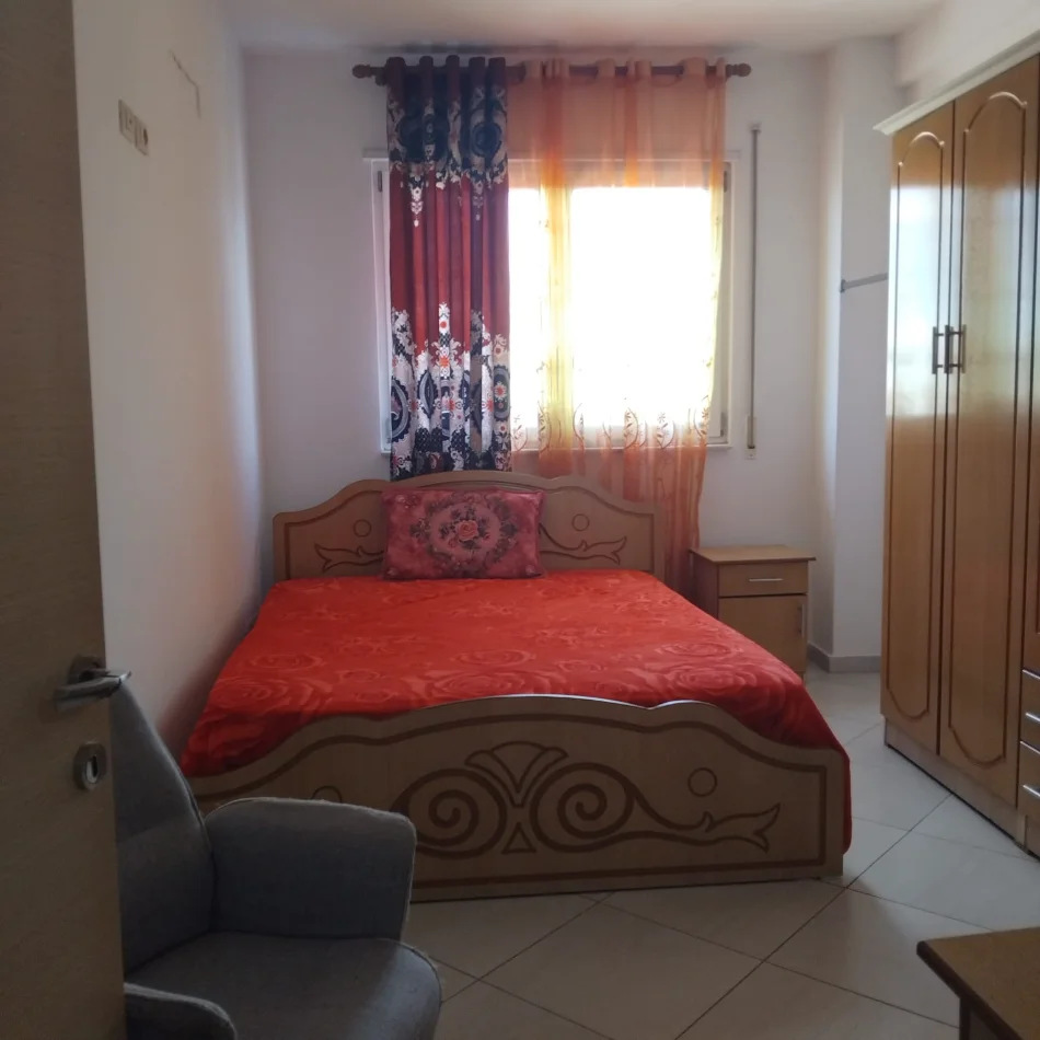 Tirane, jepet me qera apartament 1+1+Ballkon Kati 3, 60 m² 400 € (Astir (Pallati i Ilir Metës))