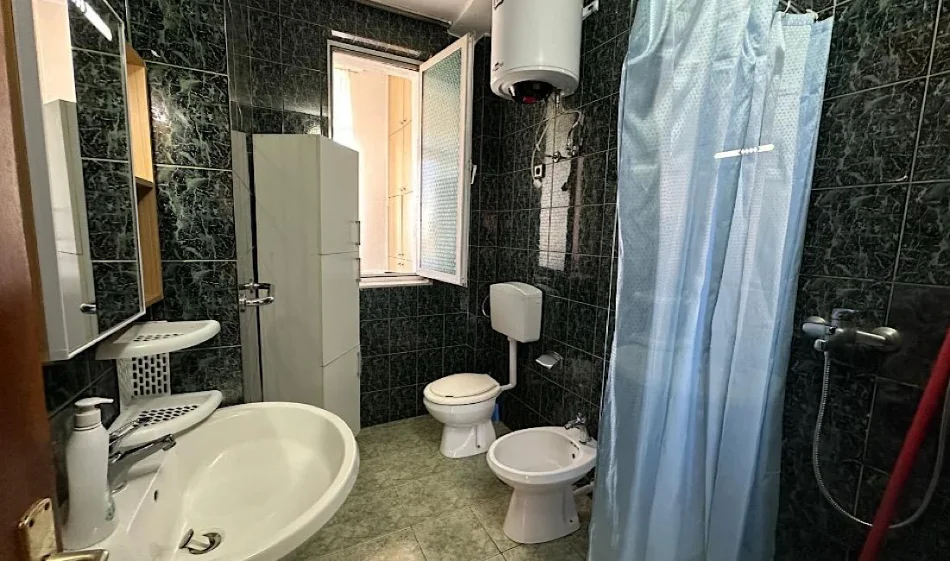 Tirane, jepet me qera apartament 2+1 Kati 4, 78 m² 600 € 
