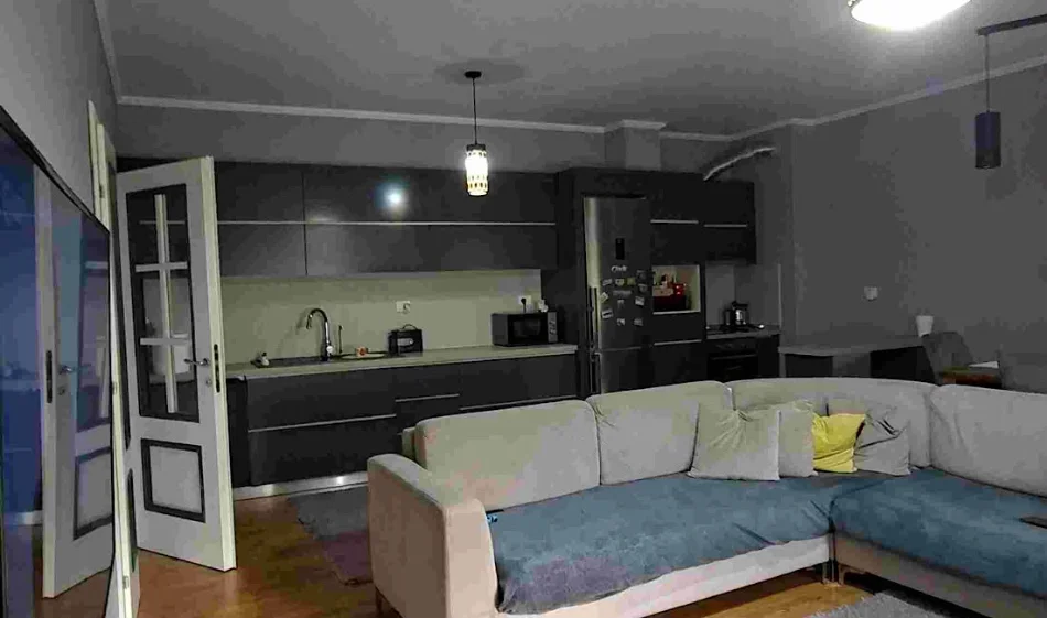 Tirane, jepet me qera apartament 2+1 Kati 3, 120 m² 800 €
