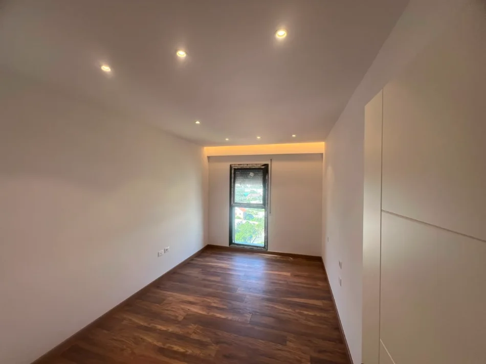 Tirane, shitet apartament 2+1 , 103 m² 175.134 € 
