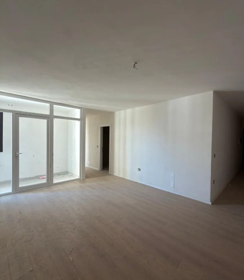 Tirane, shitet apartament 2+1 , 92 m² 149.300 € 