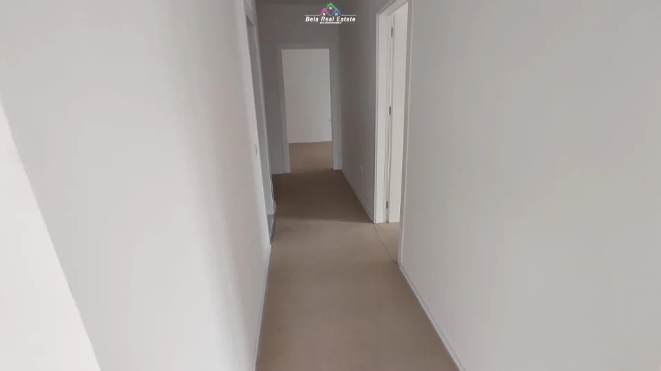 Tirane, jepet me qera zyre Kati 2, 100 m² 640 € (Xhanfize Keko)