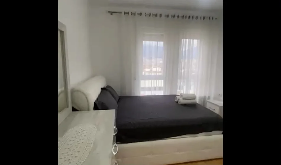 Tirane, jepet me qera apartament 2+1 Kati 9, 90 m² 700 €