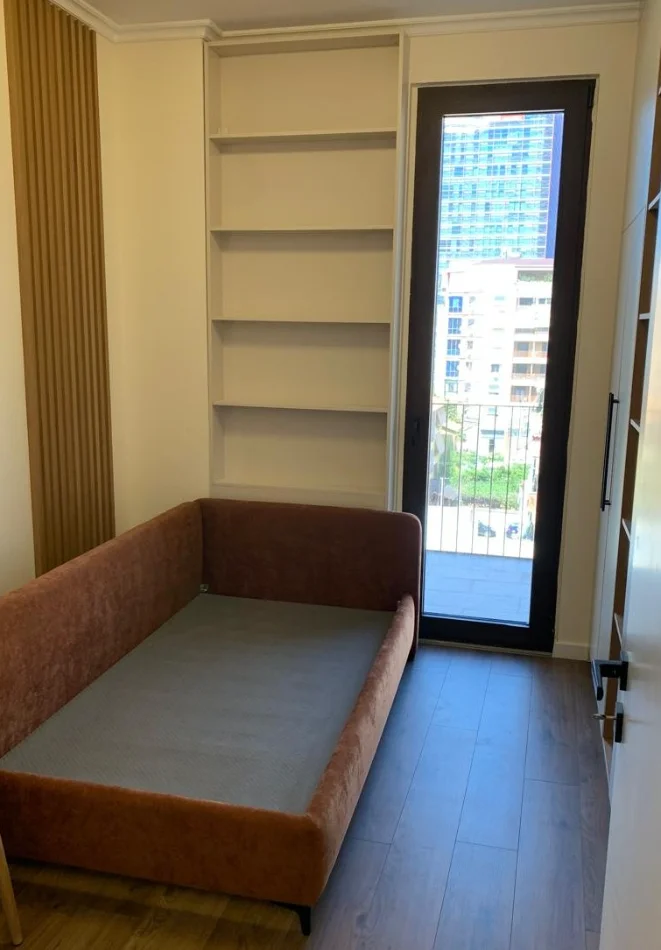 Tirane, shitet apartament 2+1 , 120 m² 