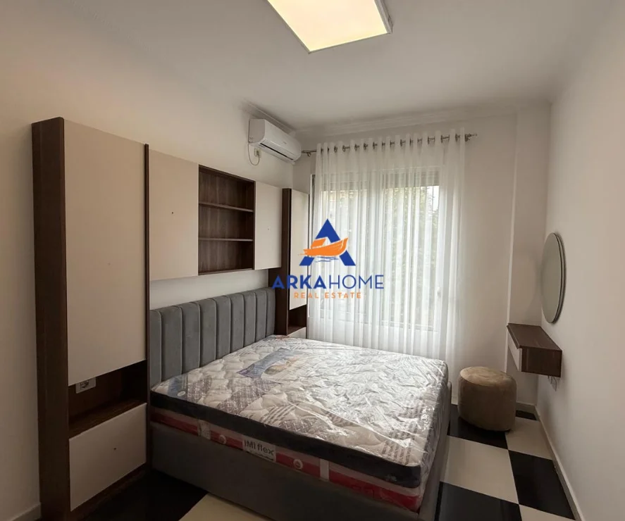 Tirane, jepet me qera apartament 1+1+Ballkon Kati 1, 70 m² 643 € 