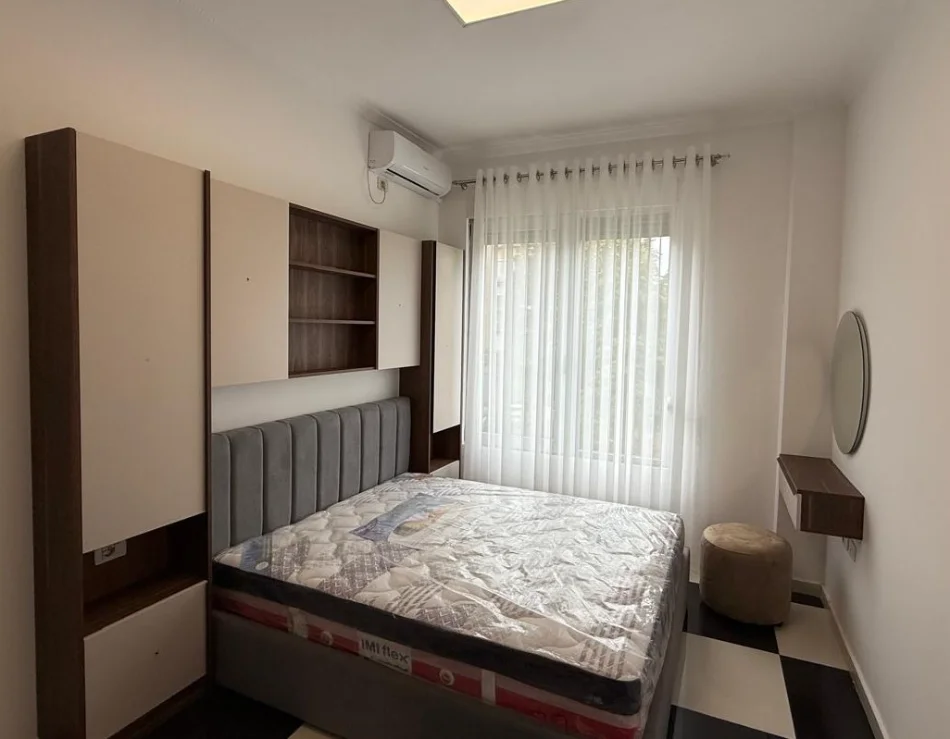Tirane, jepet me qera apartament 1+1 , 70 m² 600 € 