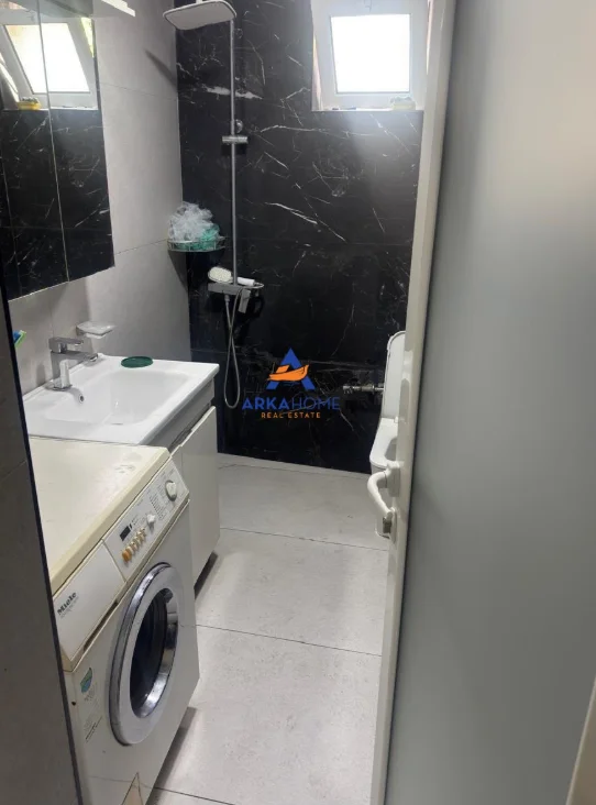 Tirane, jepet me qera apartament 3+1+Ballkon Kati 1, 110 m² 590 € 
