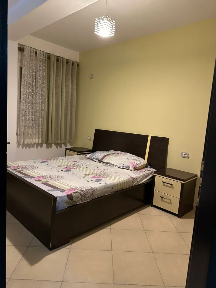 Tirane, jepet me qera apartament 1+1+Ballkon Kati 5, 68 m² 400 € (Astir)