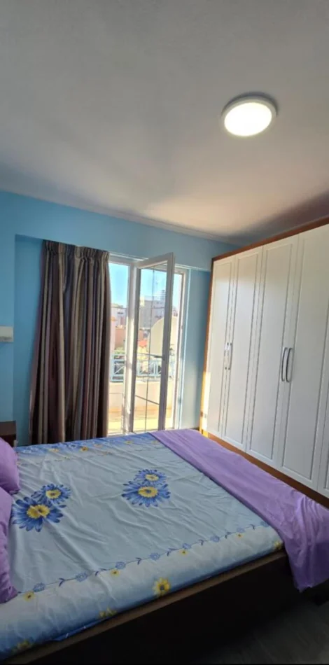 Tirane, jepet me qera apartament 2+1 Kati 5, 90 m² 650 € (Rruga e Barrikadave)