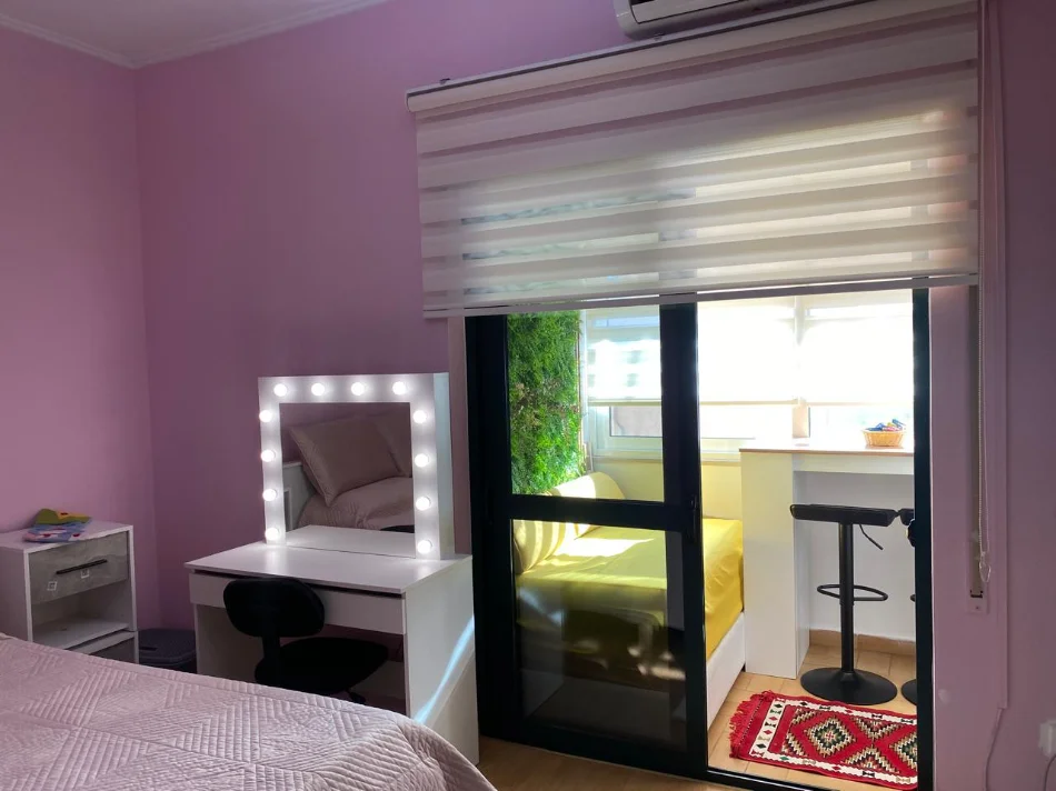 Tirane, jepet me qera apartament 2+1 , 70 m² 800 € (Qendër)