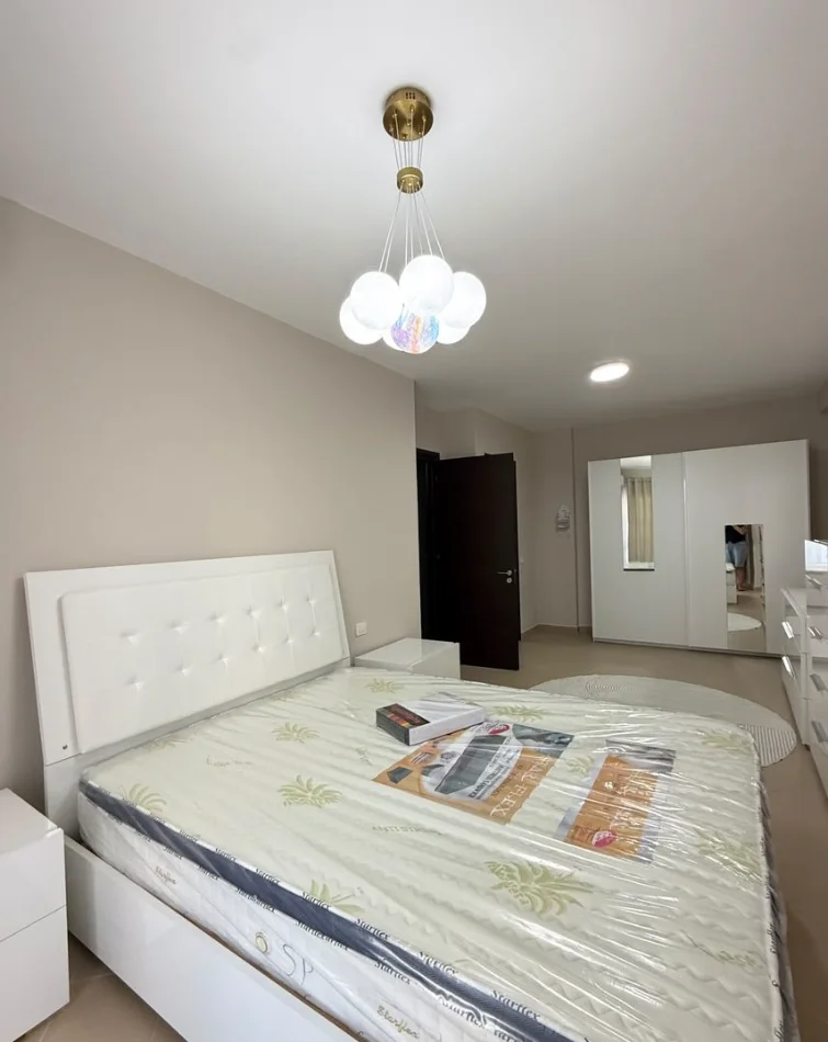 Tirane, jepet me qera apartament 2+1 Kati 3, 120 m² 760 € 