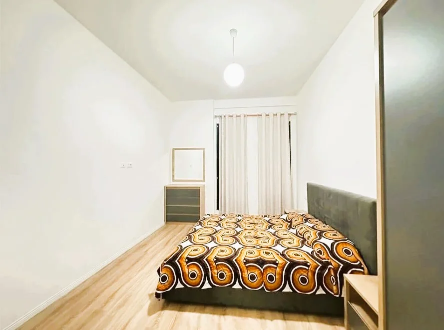 Tirane, jepet me qera apartament 1+1 , 76 m² 700 € 