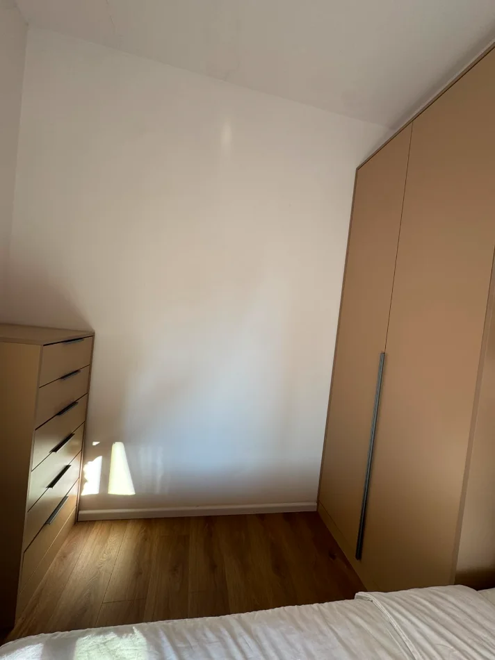 Tirane, jepet me qera apartament 1+1+Ballkon Kati 2, 60 m² 500 € (Ali Demi/Rezidenca Kadiu)