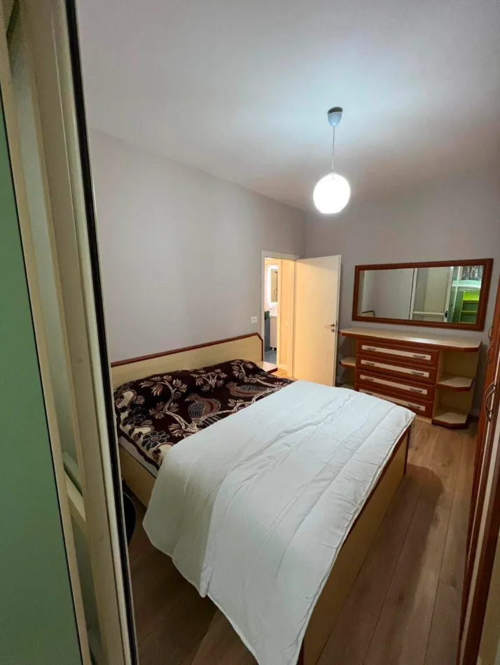 Tirane, jepet me qera apartament 2+1 , 85 m² 600 € (Prane Kodres se Diellit 1)