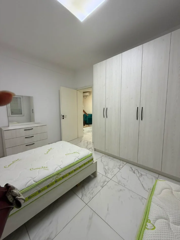 Tirane, jepet me qera apartament 2+1+Ballkon Kati 2, 75 m² 600 € (Rruga Dibres ,prane “Fakultetit te Mjeksise)