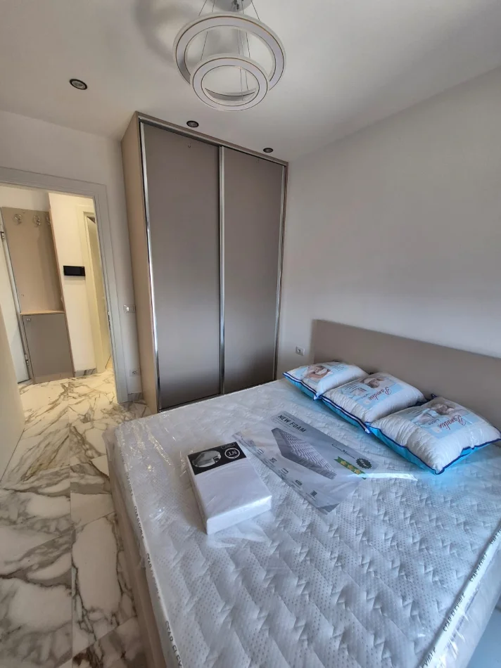 Tirane, jepet me qera apartament 1+1 Kati 7, 70 m² 750 € (Rruga e Kavajes)