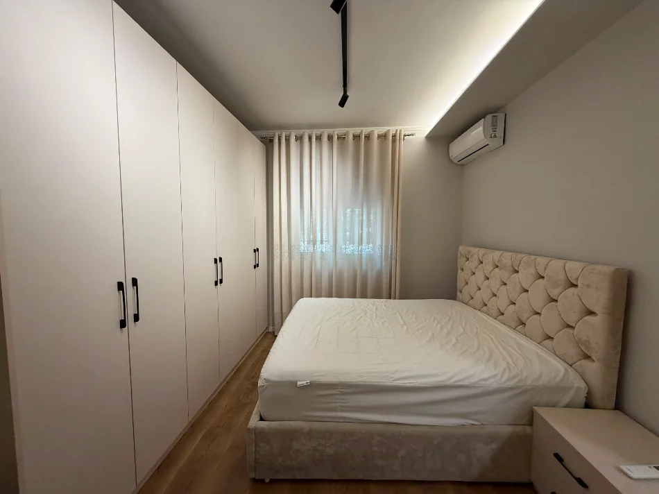 Tirane, jepet me qera apartament 2+1 Kati 1, 65 m² 600 € (Harry Fultz)
