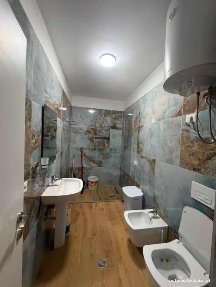 Tirane, jepet me qera apartament 1+1+Ballkon Kati 7, 75 m² 534 € (Casa Italia)