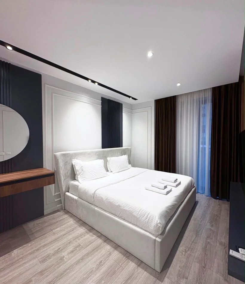 Tirane, jepet me qera apartament 1+1 Kati 2, 70 m² 800 € (Komuna e Parisit/Kompleksi Olimpik)