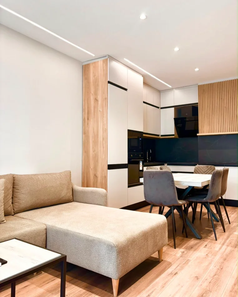 Tirane, jepet me qera apartament 1+1 Kati 5, 70 m² 800 € (Komuna e Parisit)