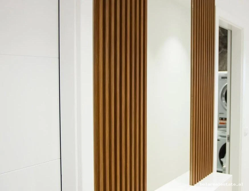 Tirane, jepet me qera apartament 2+1+Ballkon Kati 8, 182 m² 1.000 € (5 Maji)