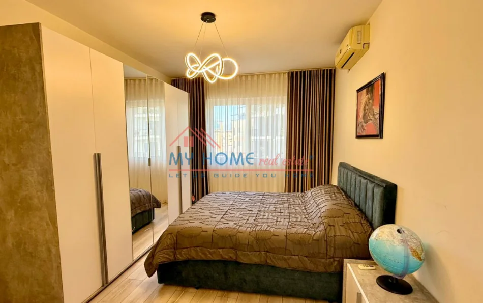 Tirane, jepet me qera apartament 1+1+Ballkon Kati 8, 70 m² 900 € (Rruga e Kosovareve)