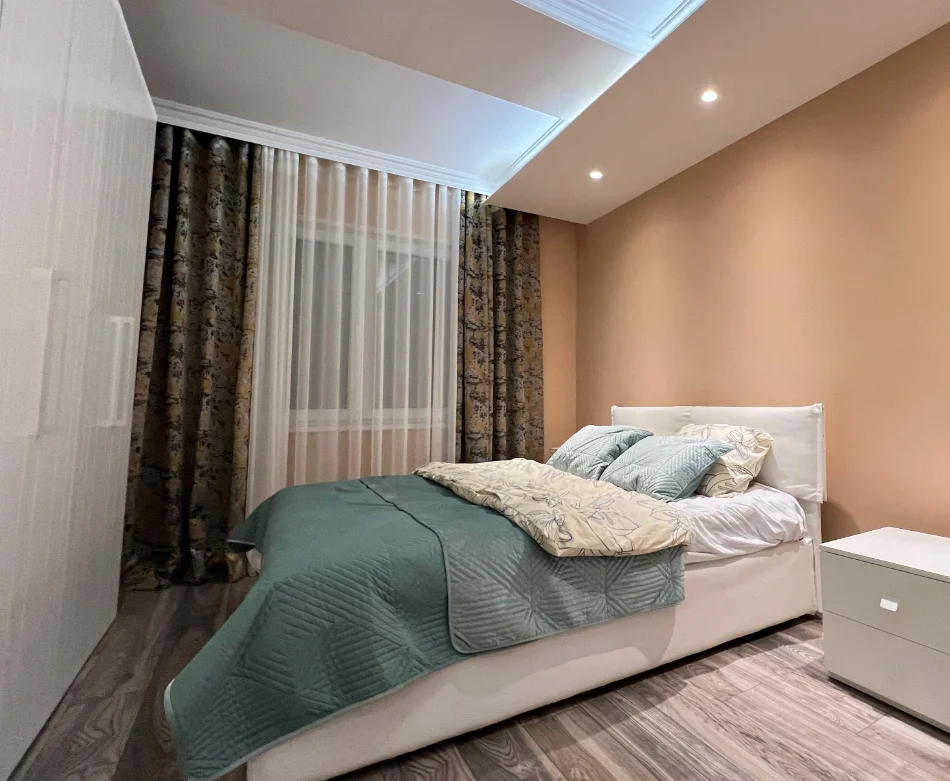 Tirane, jepet me qera apartament 1+1 , 85 m² 900 € 