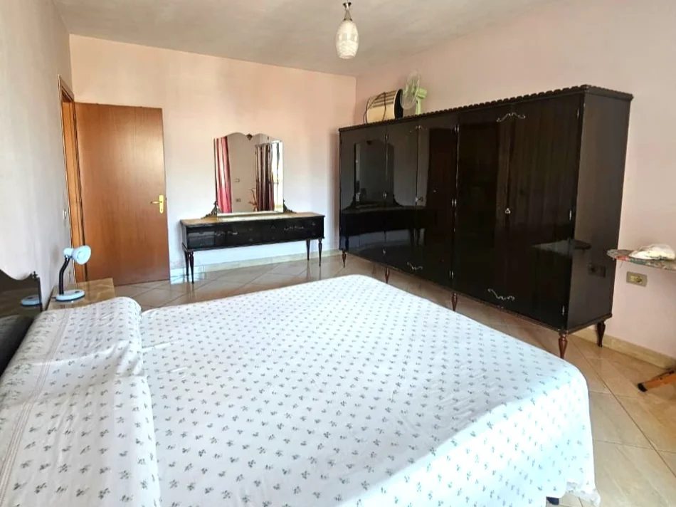 Tirane, jepet me qera apartament 1+1+Ballkon Kati 6, 70 m² 600 € 