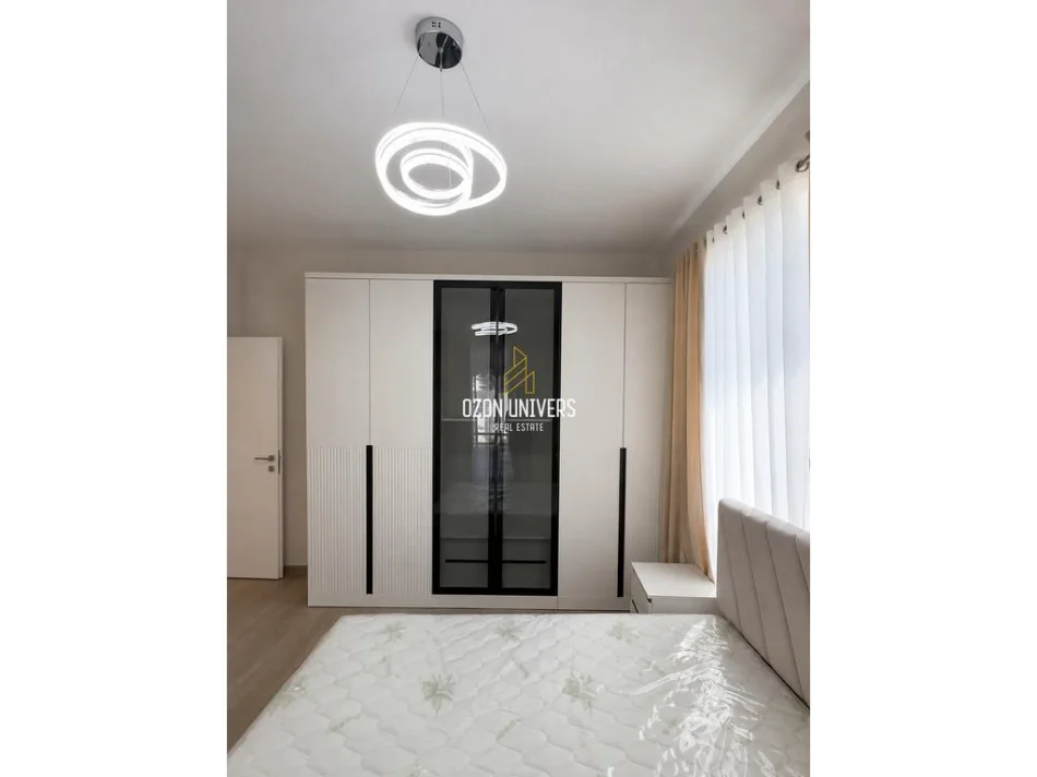 Tirane, shitet apartament 2+1+Ballkon Kati 4, 106 m² 273.000 € (Liqeni i Thatë)