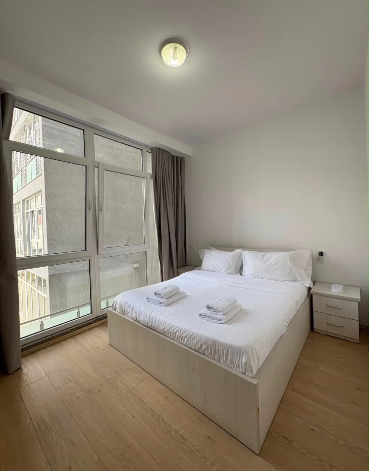 Tirane, jepet me qera apartament 1+1 Kati 4, 60 m² 700 € (Komuna e Parisit)