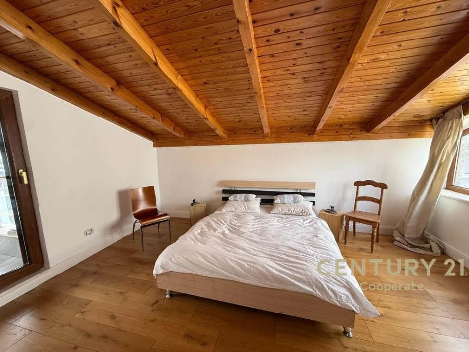 Tirane, shes Vile 5+1 , 420 m² 1.200.000 € (KOMPLEKSI COLOMBO)