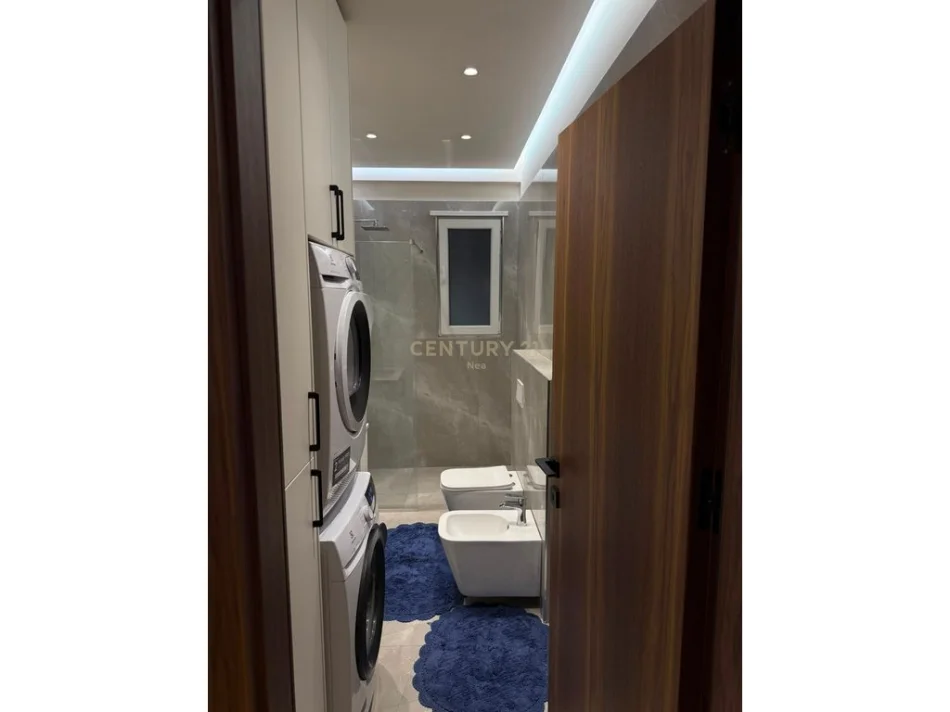 Tirane, jepet me qera apartament 1+1 Kati 9, 64 m² 650 € (Astir)