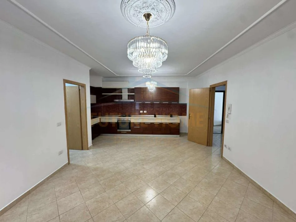 Tirane, shes apartament 2+1+Ballkon Kati 3, 100 m² 155.000 €