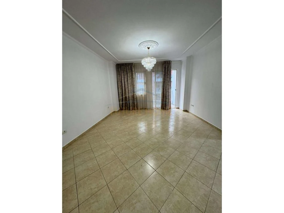 Tirane, shitet apartament 2+1+Ballkon Kati 3, 100 m² 155.000 € 