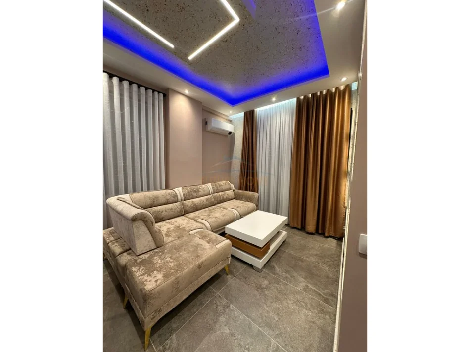 Vlore, jepet me qera apartament 1+1 Kati 2, 70 m² 500 € (Uji i Ftohte)
