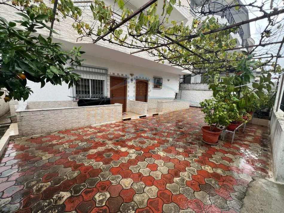 Tirane, shitet shtepi 3 Katshe Kati 0, 350.000 € (Misto Mame)