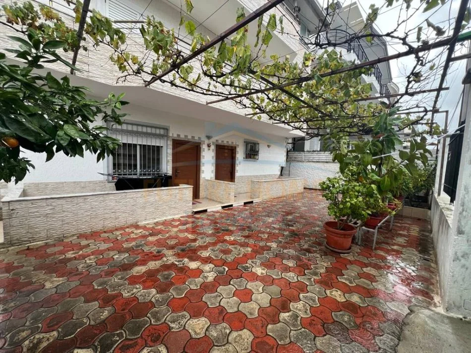 Tirane, shitet Vile 3 Katshe Kati 3, 439 m² 310.000 € (MISTO MAME)