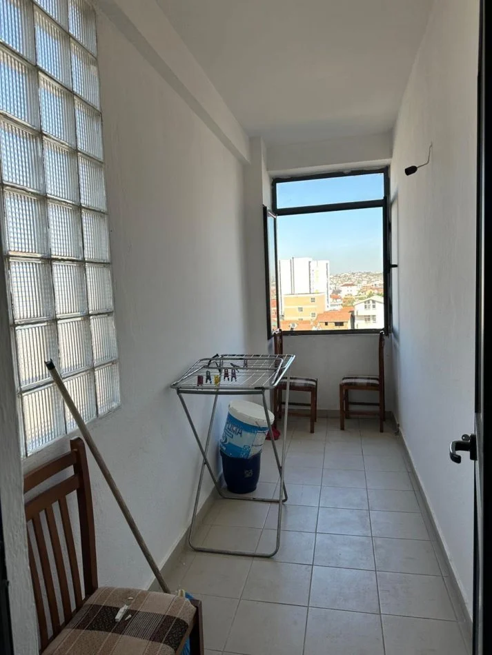 Tirane, jepet me qera apartament 2+1 Kati 2, 400 € 