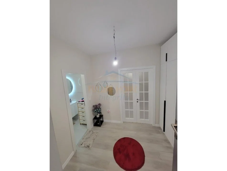 Tirane, shitet apartament 1+1 Kati 1, 65 m² 180.000 € (Pazari i Ri rruga Tefta Tashko Koco)