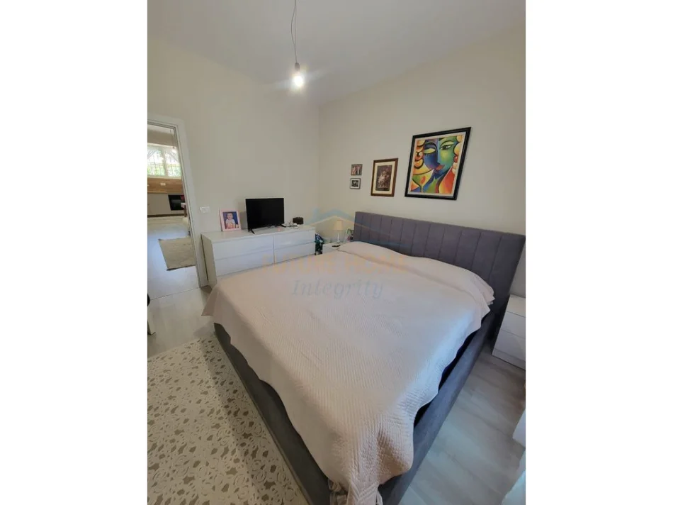 Tirane, shitet apartament 1+1 Kati 1, 65 m² 180.000 € (Afer Pazarit te Ri, Rruga Tefta Tashko Koco)